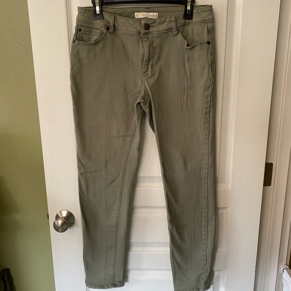 🦄 3/$15 Green Skinny Jeans